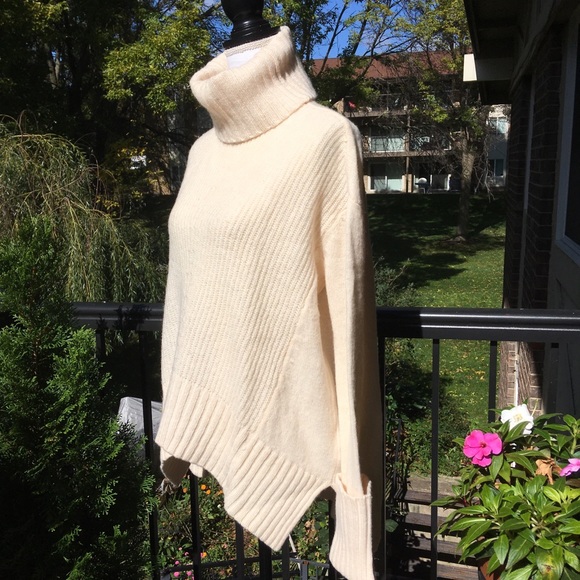 Moth Oversized Wool Blend Turtleneck Sweater - Picture 4 of 15